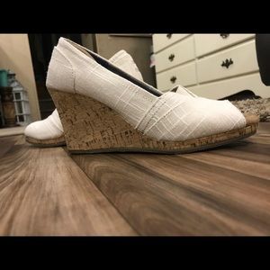 TOMS wedges